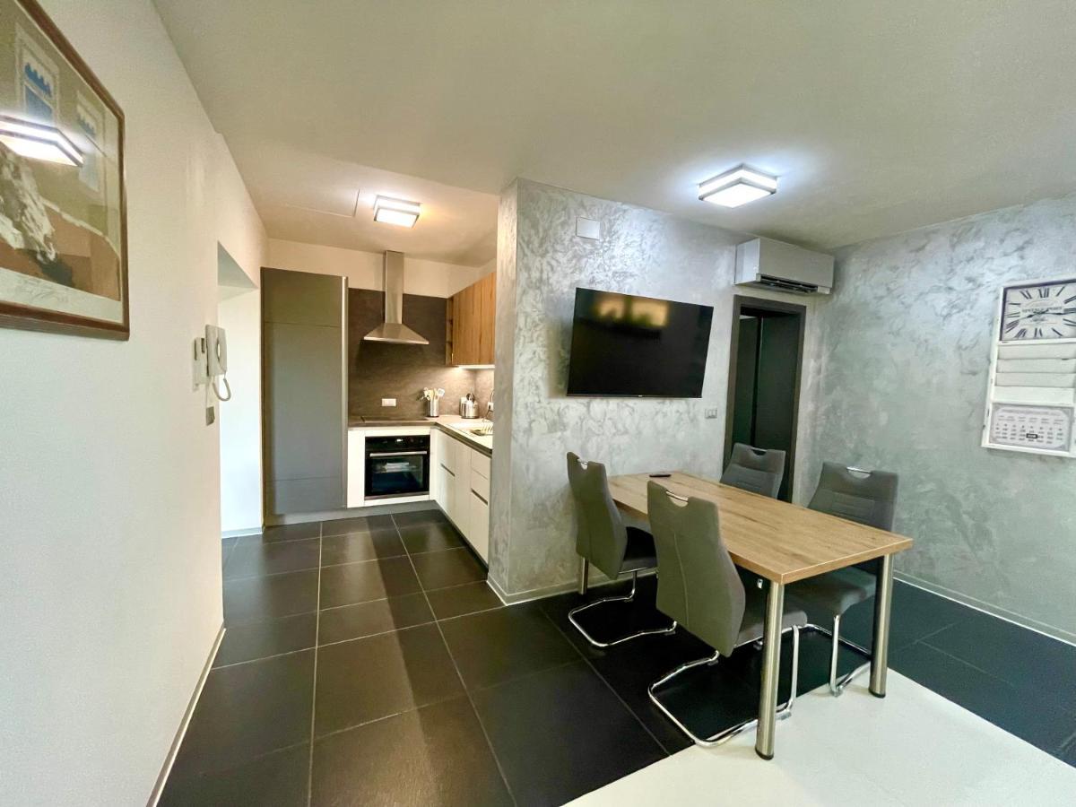 Mega Apartment Prvacina Екстериор снимка