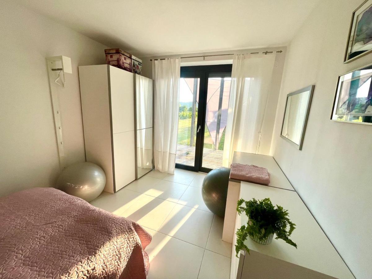 Mega Apartment Prvacina Екстериор снимка