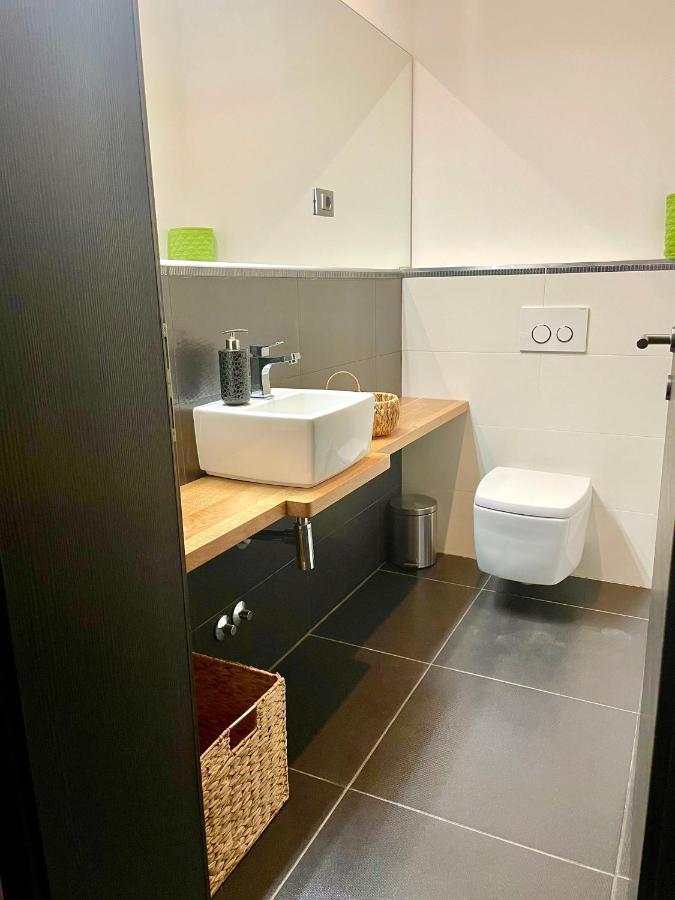 Mega Apartment Prvacina Екстериор снимка